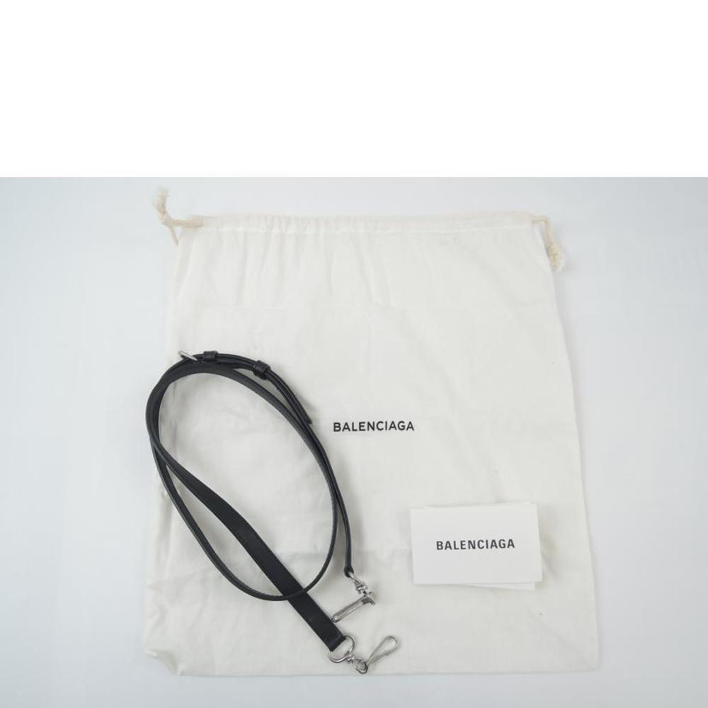 Balenciaga Triangle Leather Solid Square Bag Black - image 6
